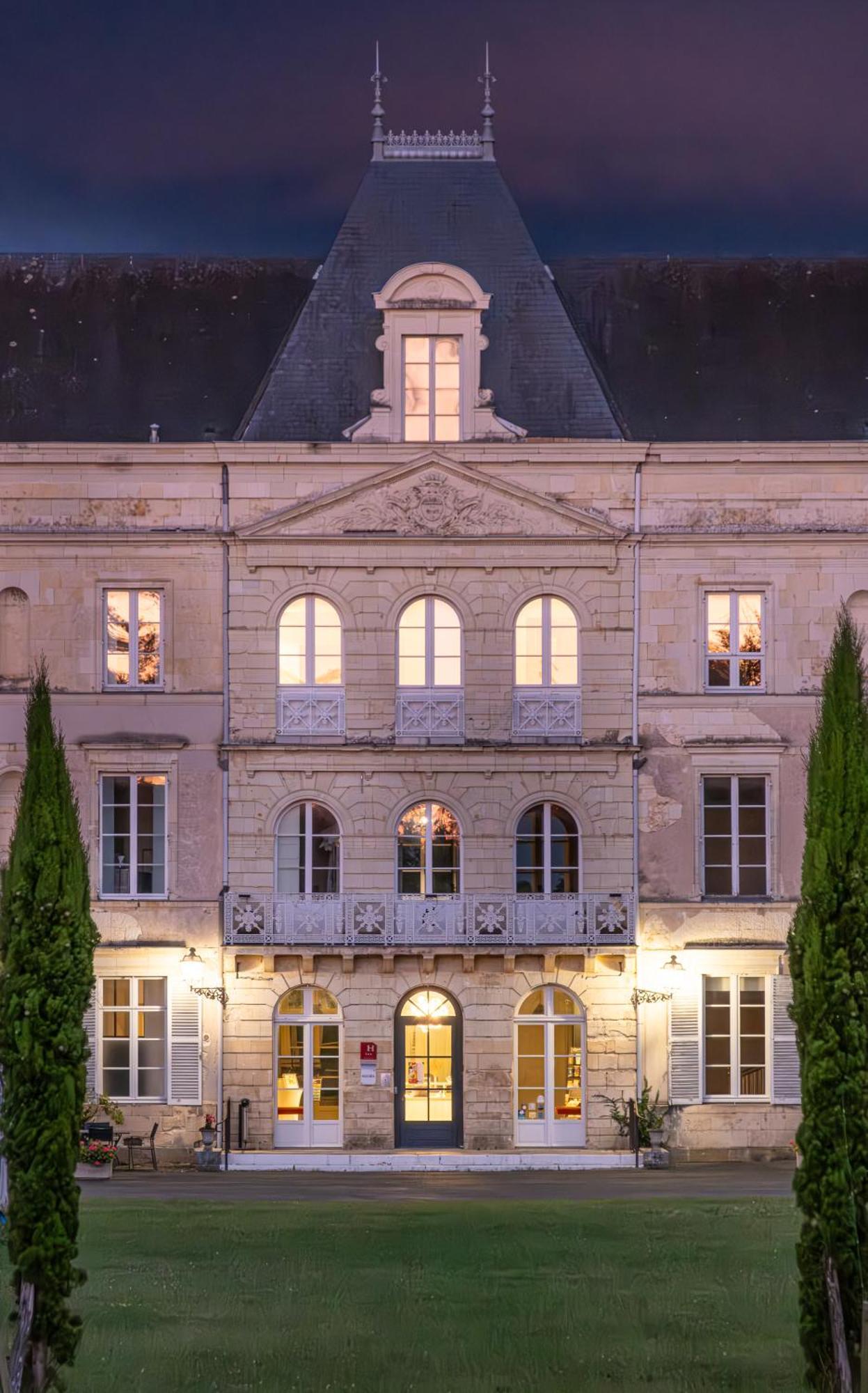 Hotel Chateau De Briancon 3*
