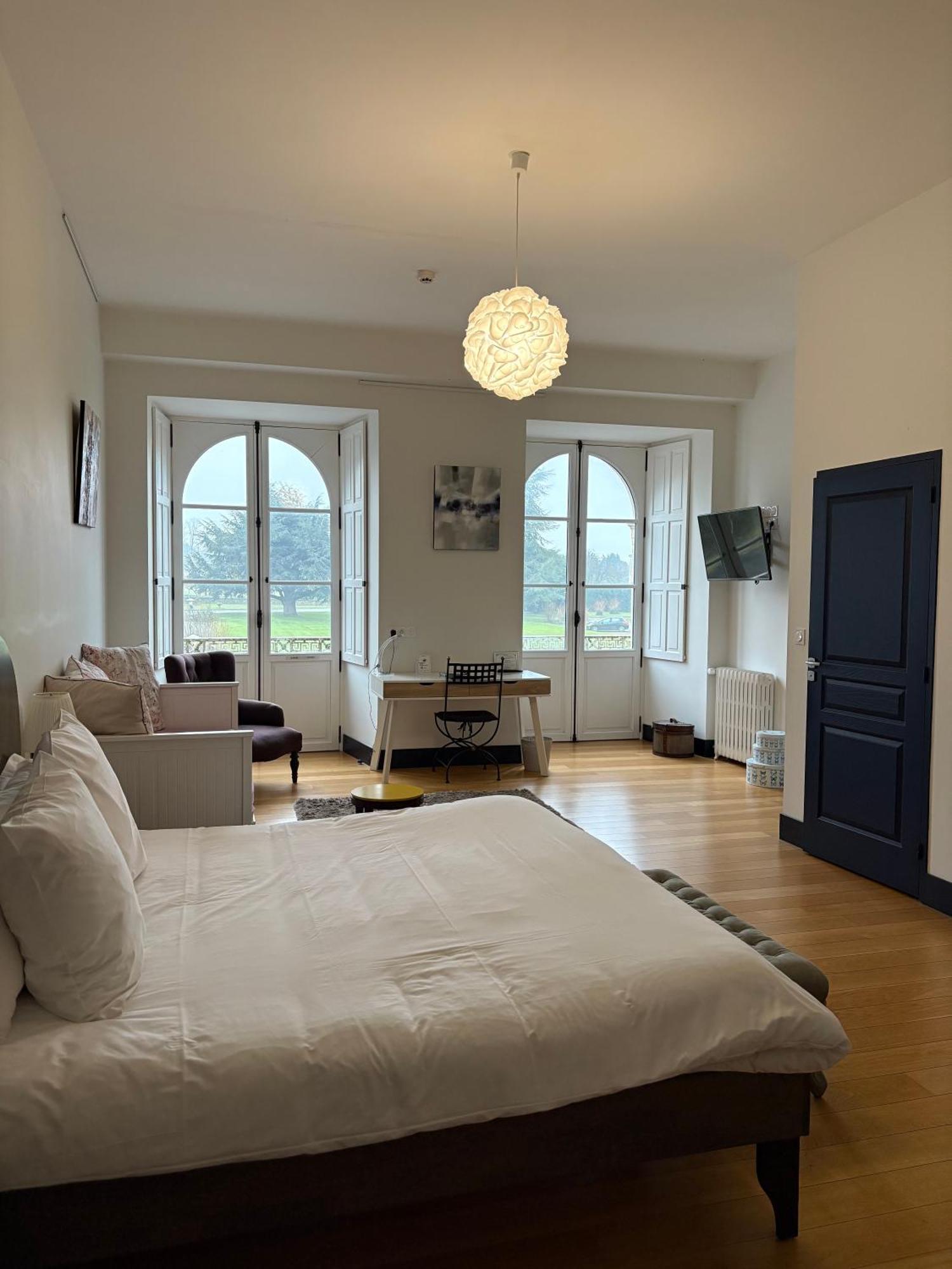 Chateau De Briancon, The Originals Relais Hotel