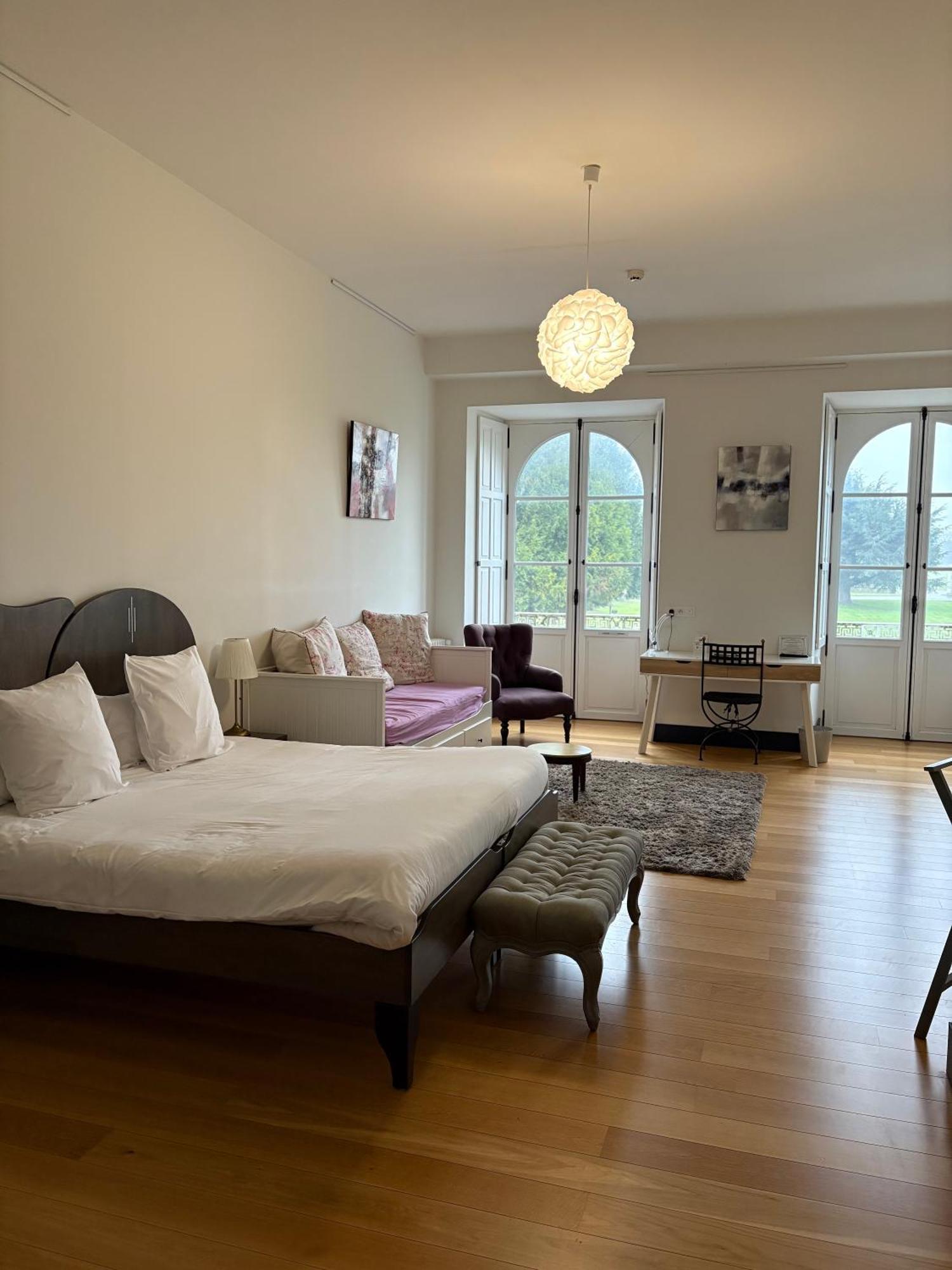 Hotel Chateau De Briancon, The Originals Relais 3*